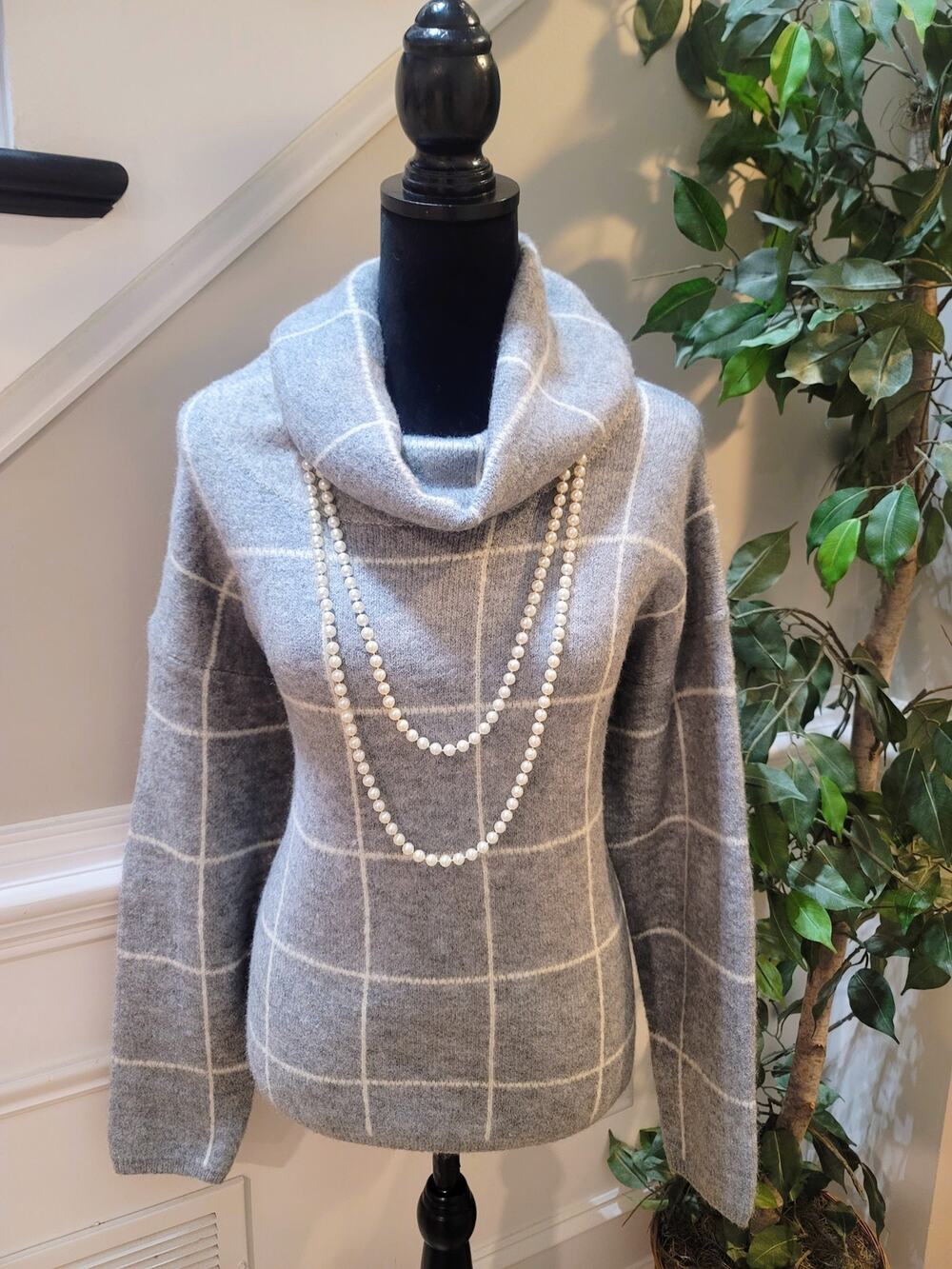 Fab'rik Pullover Sweater Women's Medium Grey Drop Shoulder Split Hem Turtleneck